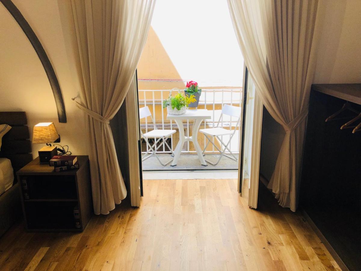 Domus Studio 25 Bed & Breakfast Наполи Екстериор снимка