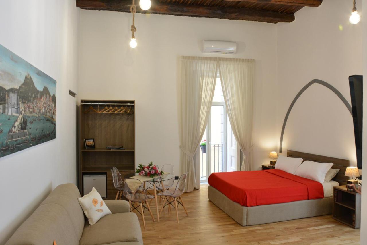 Domus Studio 25 Bed & Breakfast Наполи Екстериор снимка