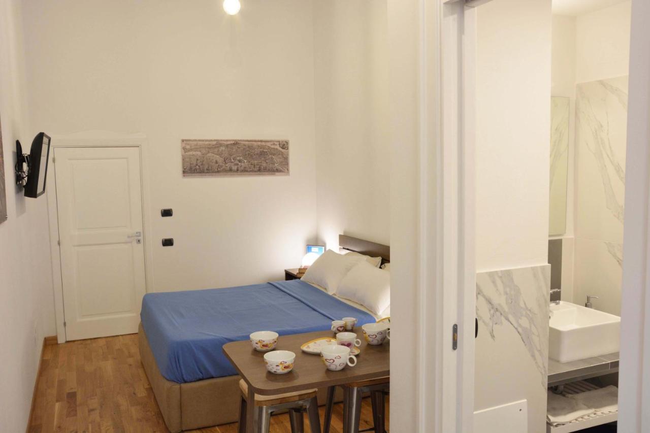 Domus Studio 25 Bed & Breakfast Наполи Екстериор снимка