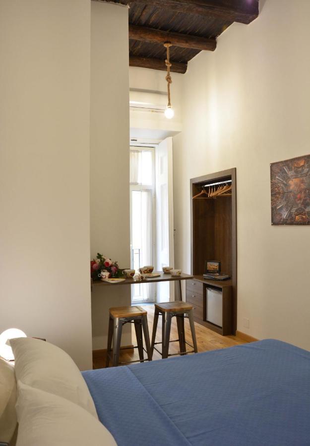 Domus Studio 25 Bed & Breakfast Наполи Екстериор снимка