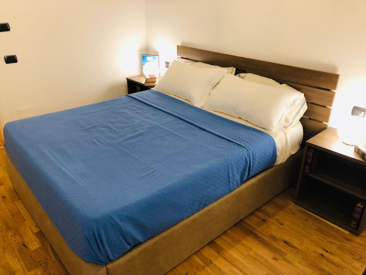 Domus Studio 25 Bed & Breakfast Наполи Екстериор снимка