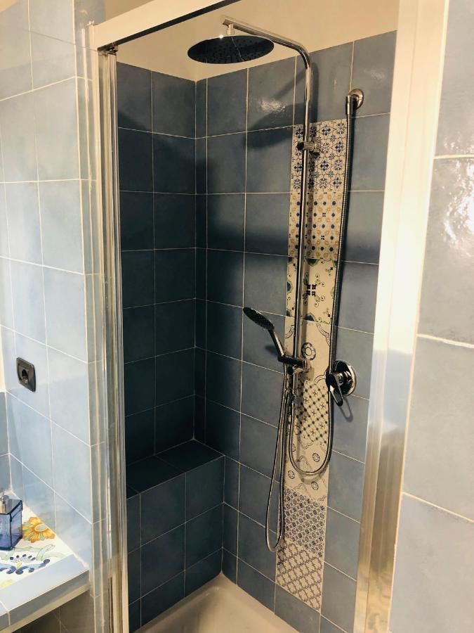 Domus Studio 25 Bed & Breakfast Наполи Екстериор снимка