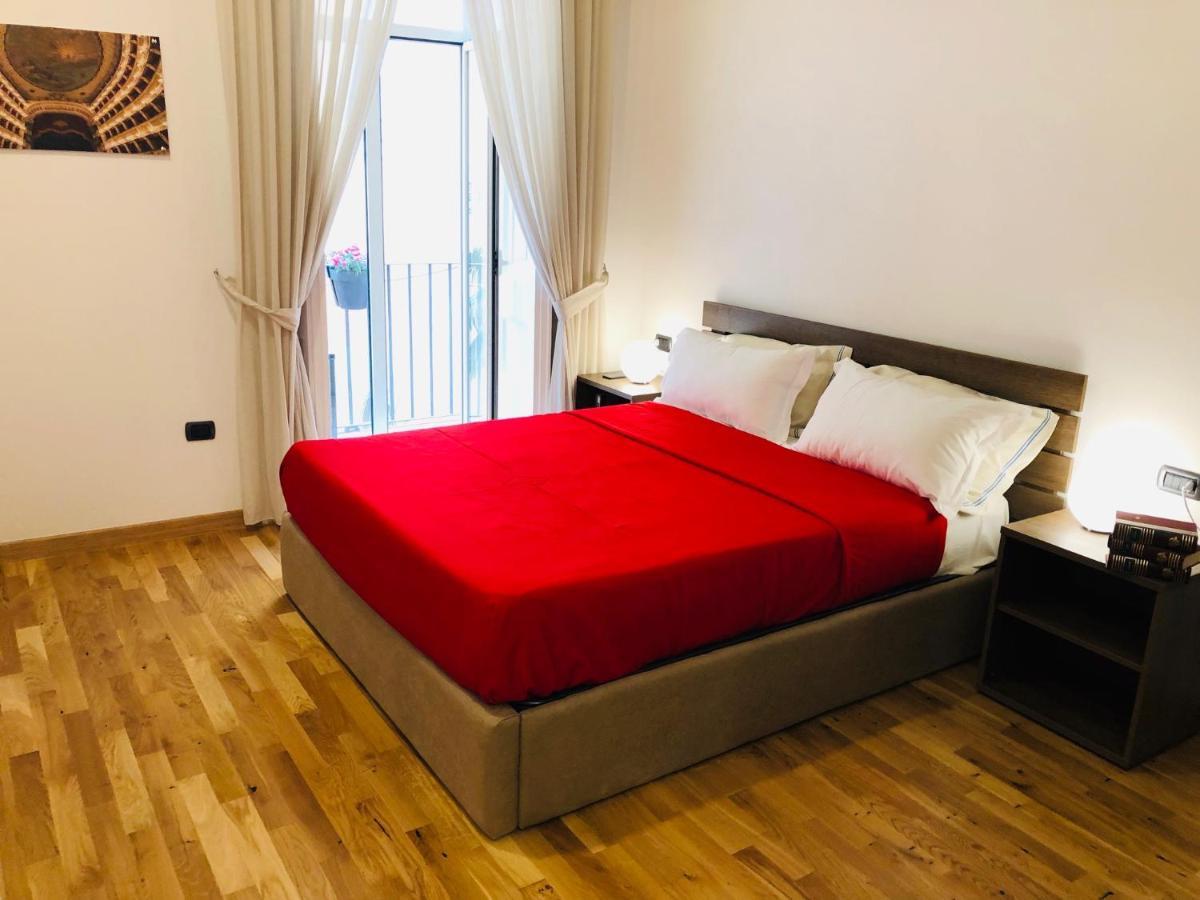 Domus Studio 25 Bed & Breakfast Наполи Екстериор снимка