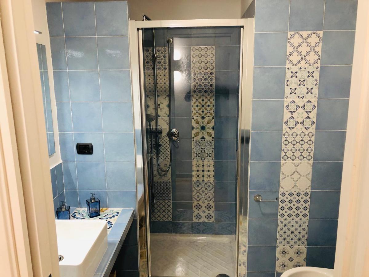 Domus Studio 25 Bed & Breakfast Наполи Екстериор снимка