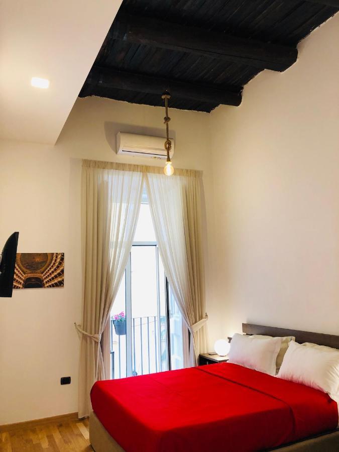 Domus Studio 25 Bed & Breakfast Наполи Екстериор снимка