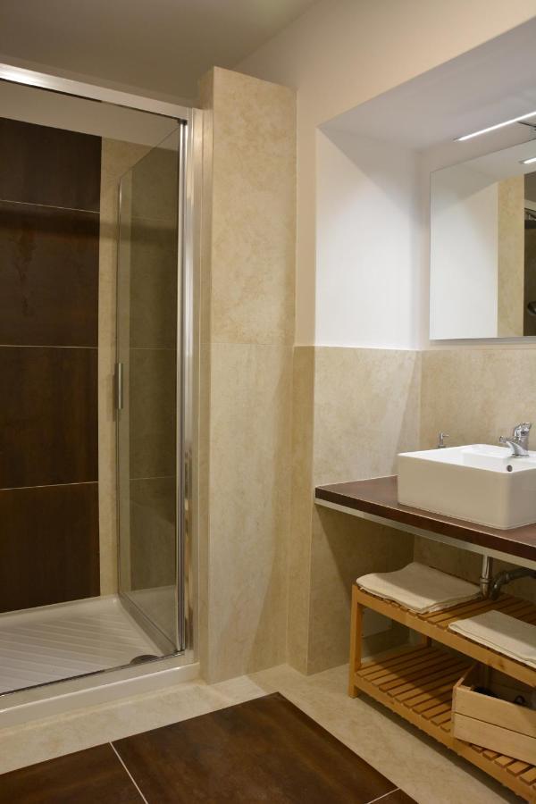 Domus Studio 25 Bed & Breakfast Наполи Екстериор снимка