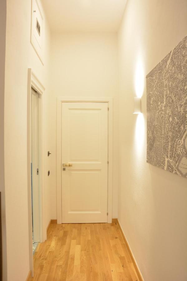Domus Studio 25 Bed & Breakfast Наполи Екстериор снимка