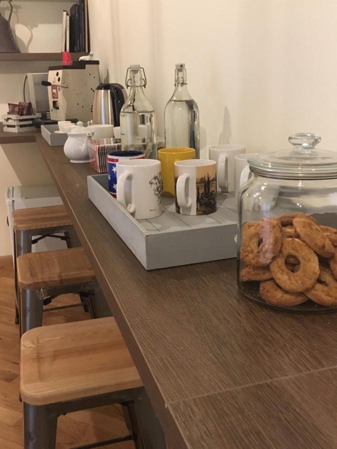 Domus Studio 25 Bed & Breakfast Наполи Екстериор снимка
